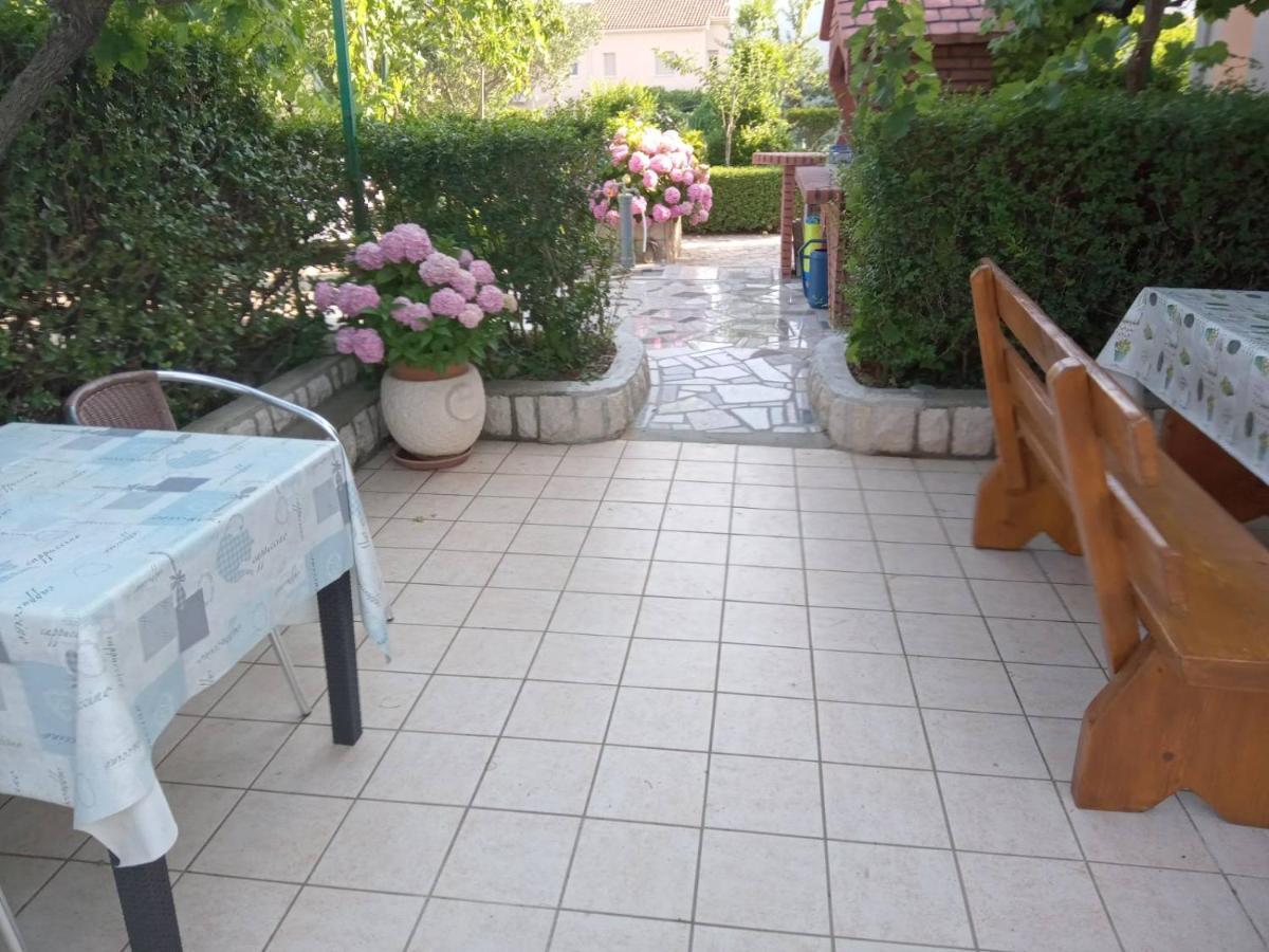 Apartmani Danijela Lopar Luaran gambar