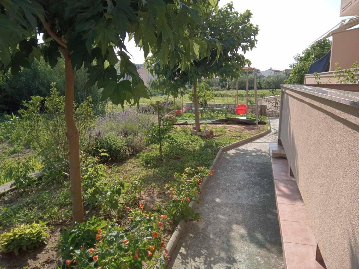 Apartmani Danijela Lopar Luaran gambar
